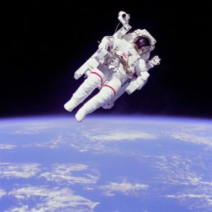 An Essay on If I be an Astronaut in Hindi
