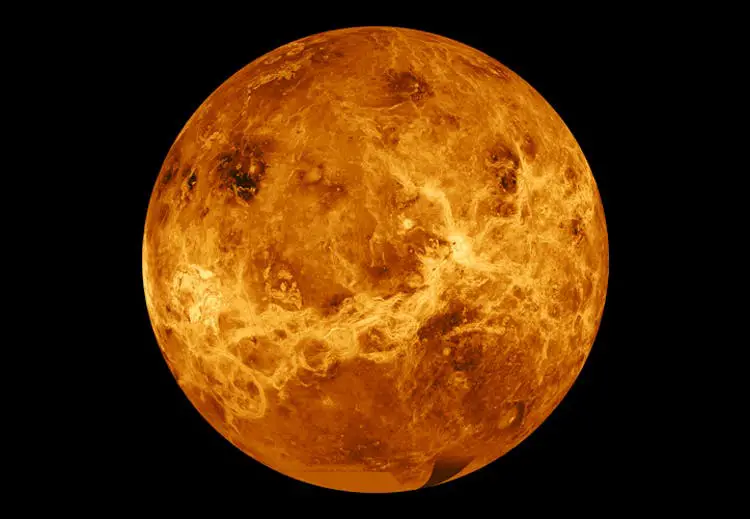 शुक्र ग्रह का एक दिन एक वर्ष से बड़ा होता है fun facts of planet Venus in hindi